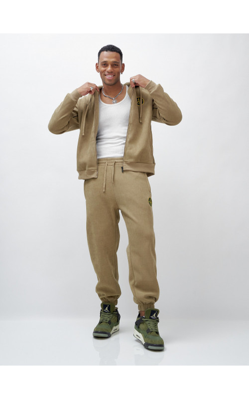 Утеплённый демисезонный костюм для мужчин.