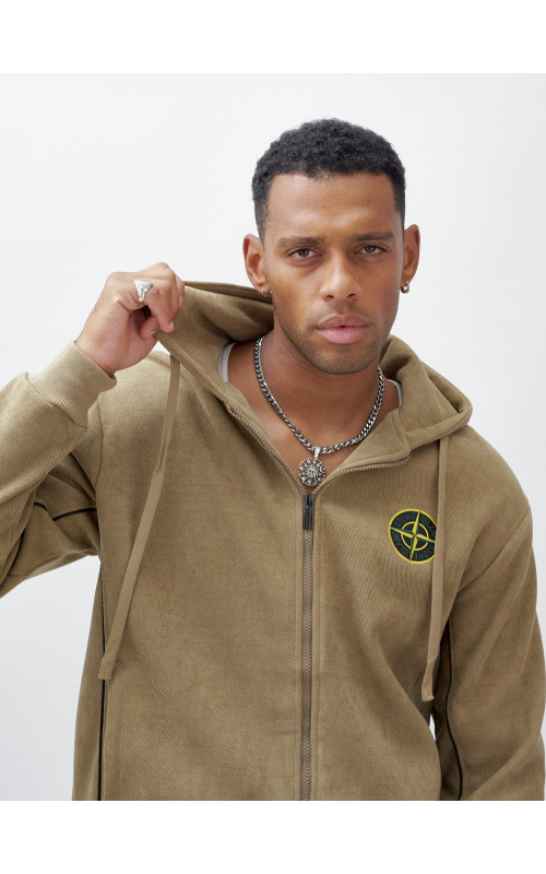 Утеплённый демисезонный костюм для мужчин.