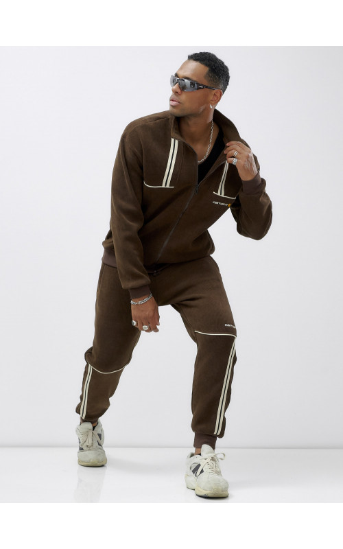 Мужской спортивный комплект: тепло и стиль для активных дней.