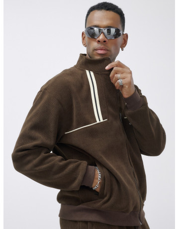 Мужской спортивный комплект: тепло и стиль для активных дней.