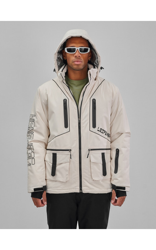 Мужской горнолыжный костюм: куртка и полукомбинезон для зимних активностей.