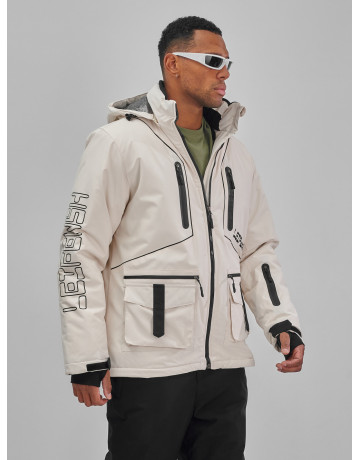 Мужской горнолыжный костюм: куртка и полукомбинезон для зимних активностей.