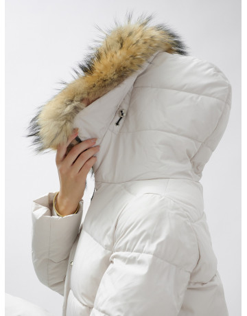 Женская зимняя куртка с мехом енота премиум-класса