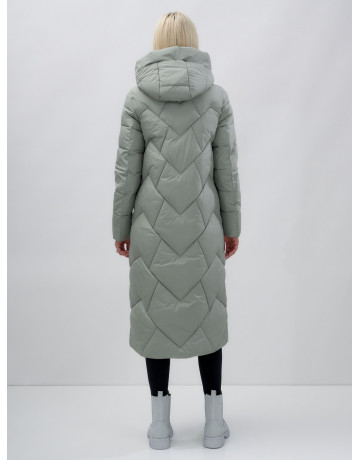 Длинный женский пуховик прямого кроя с капюшоном.