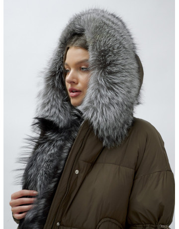 Женская зимняя куртка с мехом чернобурки.