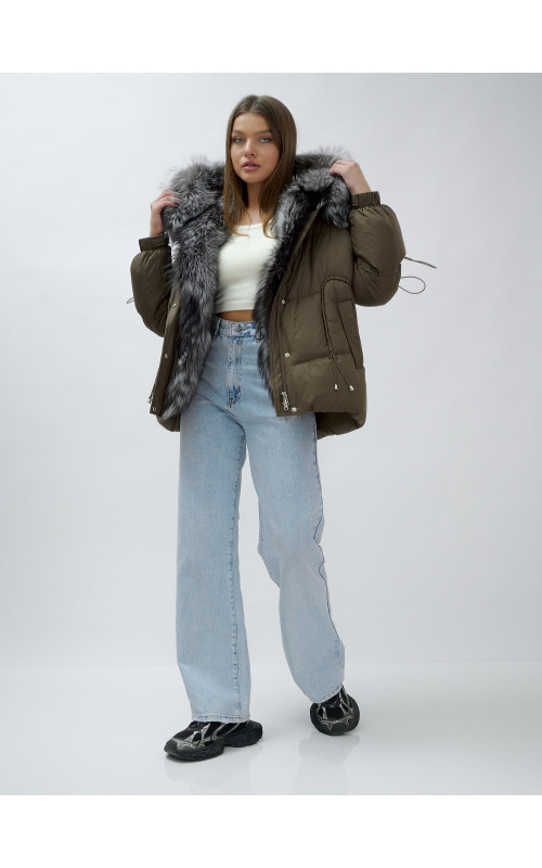 Женская зимняя куртка с мехом чернобурки.