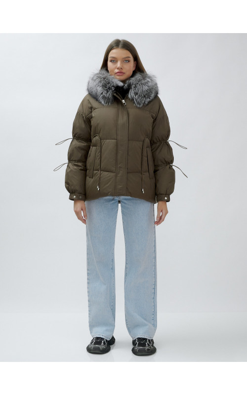 Женская зимняя куртка с мехом чернобурки.