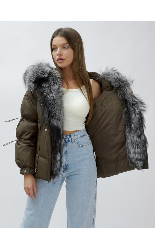 Женская зимняя куртка с мехом чернобурки.