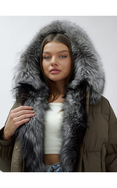 Женская зимняя куртка с мехом чернобурки.