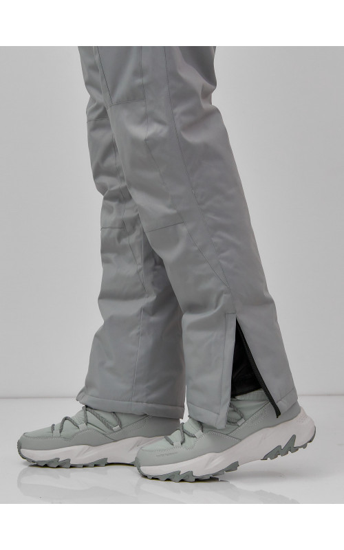 Женский горнолыжный костюм: стиль и комфорт для зимних приключений.