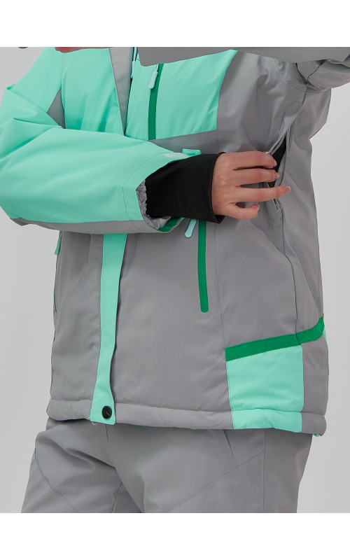 Женский горнолыжный костюм: стиль и комфорт для зимних приключений.