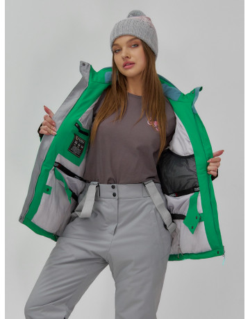 Женский горнолыжный костюм: стиль и комфорт для зимних приключений.