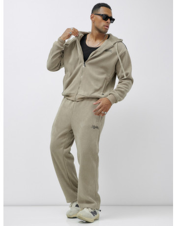 Мужской спортивный костюм для активного образа жизни.