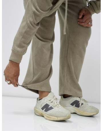 Мужской спортивный костюм для активного образа жизни.