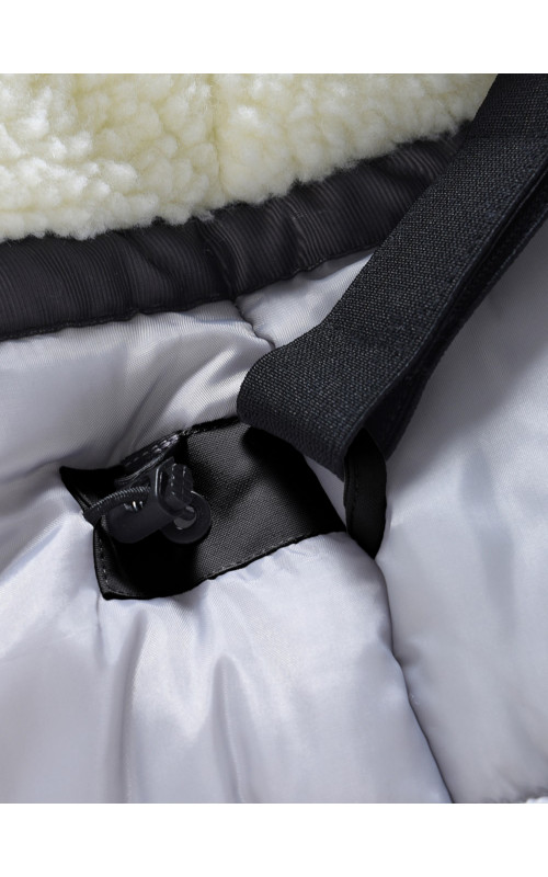 Зимняя парка для девочки-подростка с регулируемой посадкой.