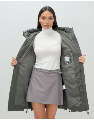 Женский зимний пуховик с капюшоном для холодной погоды.