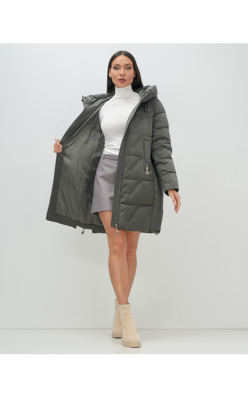 Женский зимний пуховик с капюшоном для холодной погоды.