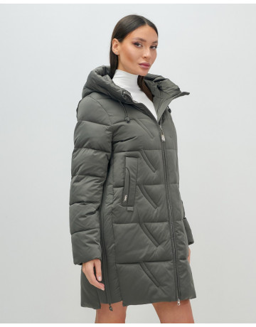 Женский зимний пуховик с капюшоном для холодной погоды.