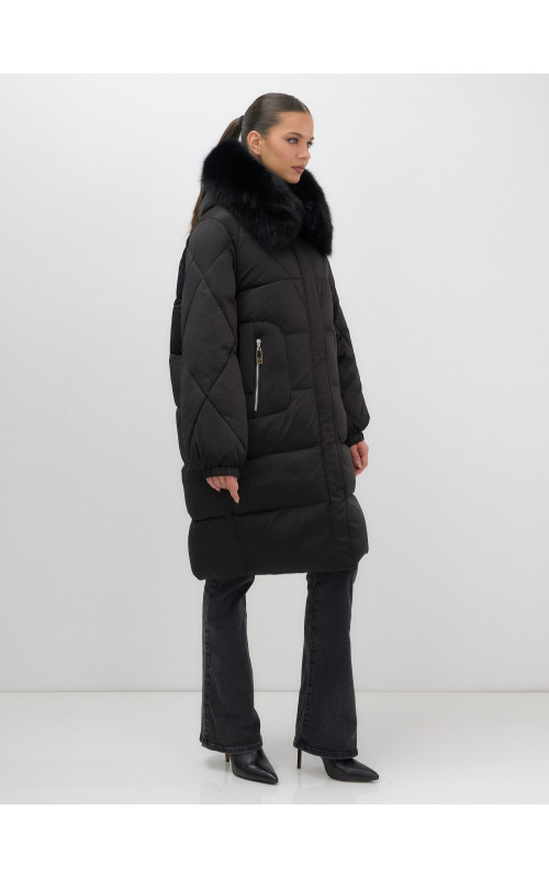 Длинный зимний пуховик премиум-класса.