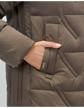 Тёплый женский пуховик с капюшоном для зимы