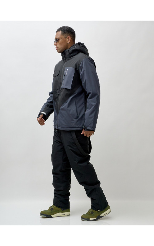 Мужской зимний горнолыжный костюм для активного отдыха.