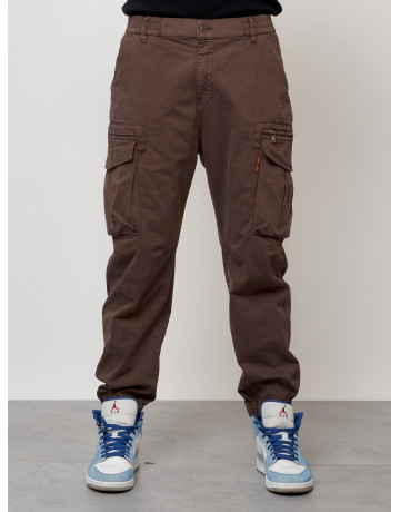 Мужские брюки зауженного кроя.