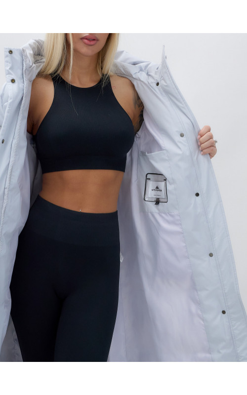 Длинный зимний пуховик с капюшоном для женщин.