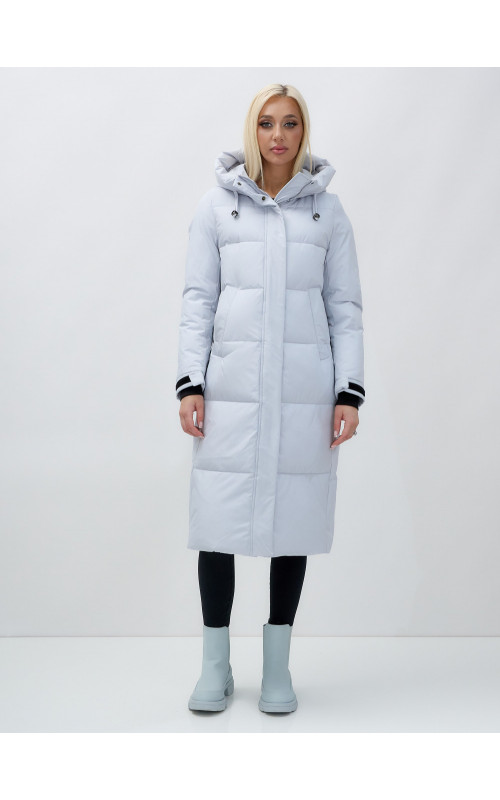 Длинный зимний пуховик с капюшоном для женщин.