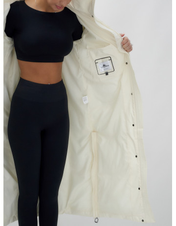 Длинный зимний пуховик с капюшоном для женщин.