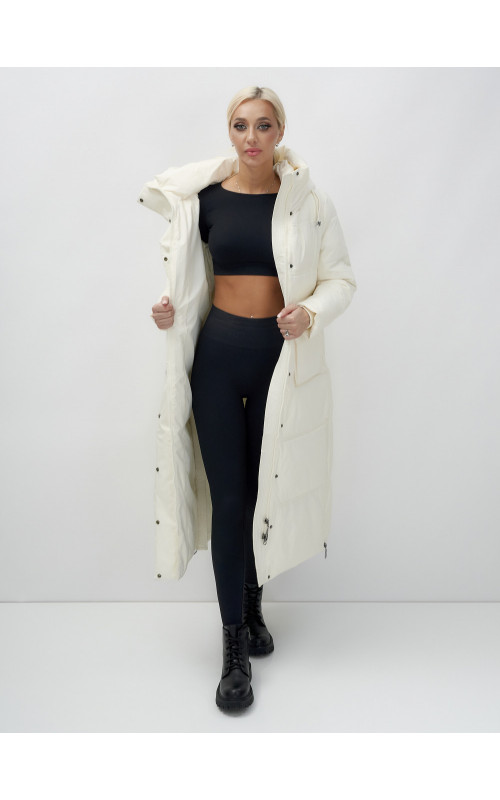 Длинный зимний пуховик с капюшоном для женщин.