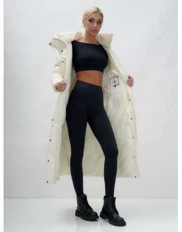 Длинный зимний пуховик с капюшоном для женщин.