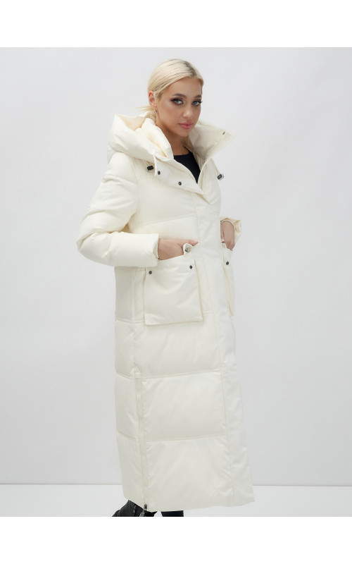 Длинный зимний пуховик с капюшоном для женщин.