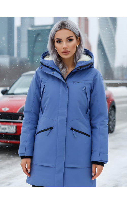 Женская зимняя парка с капюшоном для активного образа жизни.