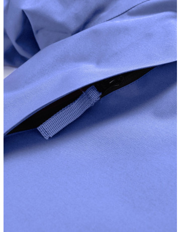 Женская зимняя парка с капюшоном для активного образа жизни.