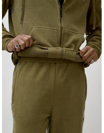 Мужской утеплённый спортивный костюм с начёсом.