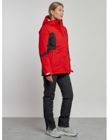 Женский горнолыжный костюм для зимних видов спорта.