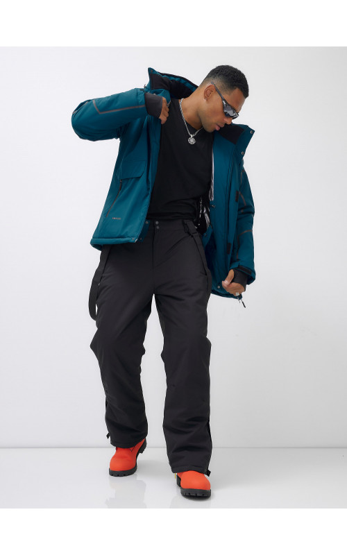 Мужской горнолыжный костюм для активного отдыха.