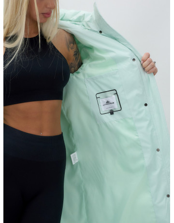 Длинный зимний пуховик для женщин с капюшоном.