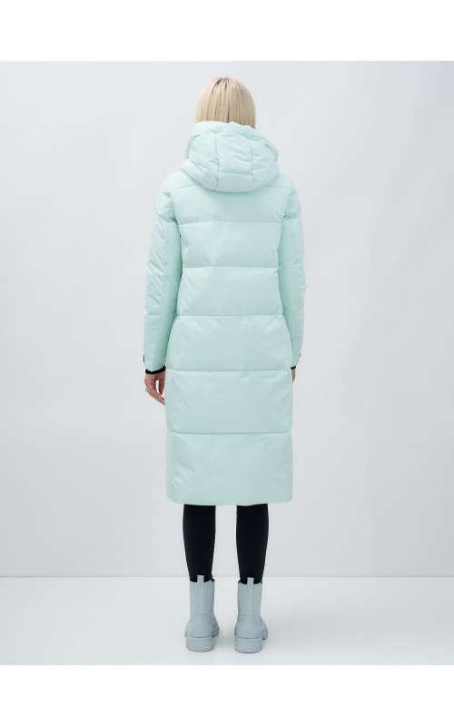 Длинный зимний пуховик для женщин с капюшоном.