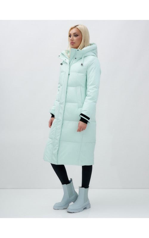 Длинный зимний пуховик для женщин с капюшоном.