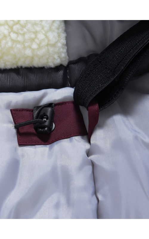 Женская зимняя парка с капюшоном для активного образа жизни.