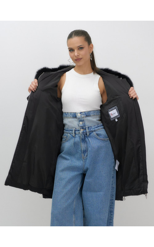 Длинный зимний пуховик премиум-класса.