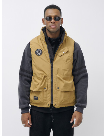 Мужская утеплённая жилетка для активного отдыха и города.