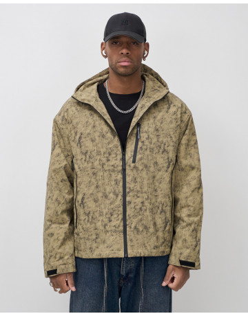 Мужская спортивная куртка «Хит сезона»: стиль и защита для активных мужчин