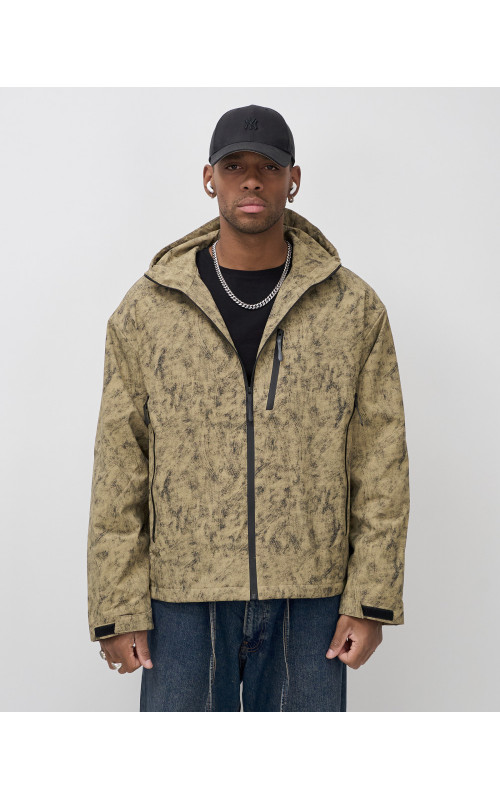 Мужская спортивная куртка «Хит сезона»: стиль и защита для активных мужчин