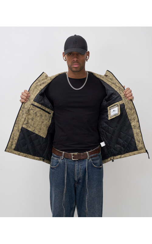 Мужская спортивная куртка «Хит сезона»: стиль и защита для активных мужчин