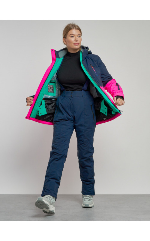 Женский горнолыжный костюм для зимних видов спорта.