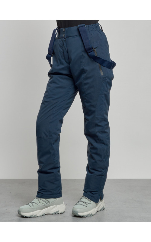 Женский горнолыжный костюм для зимних видов спорта.