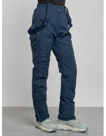 Женский горнолыжный костюм для зимних видов спорта.