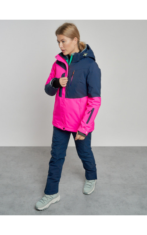 Женский горнолыжный костюм для зимних видов спорта.